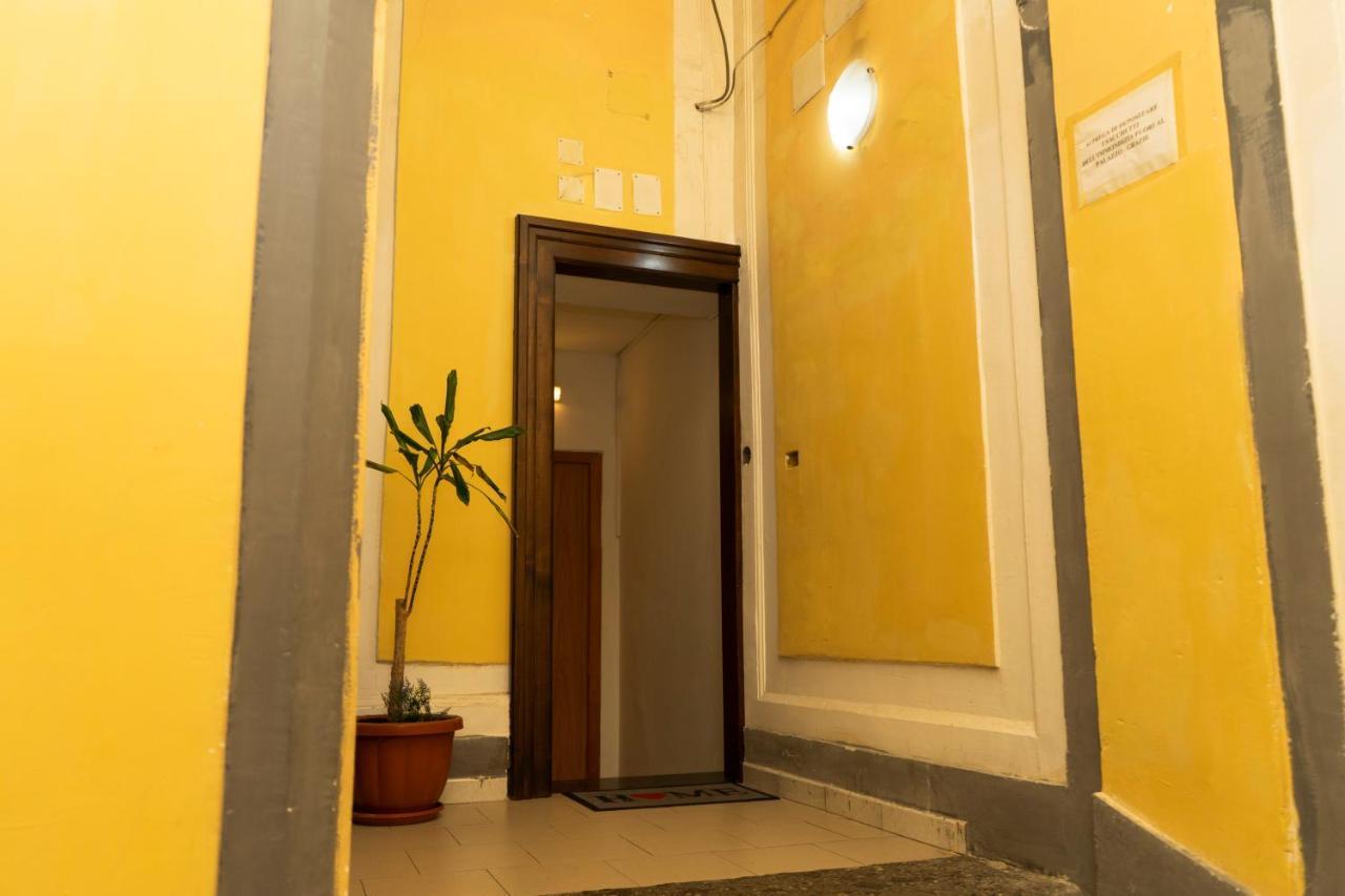 Donna Chiara Holiday House - Toledo Napoli Esterno foto