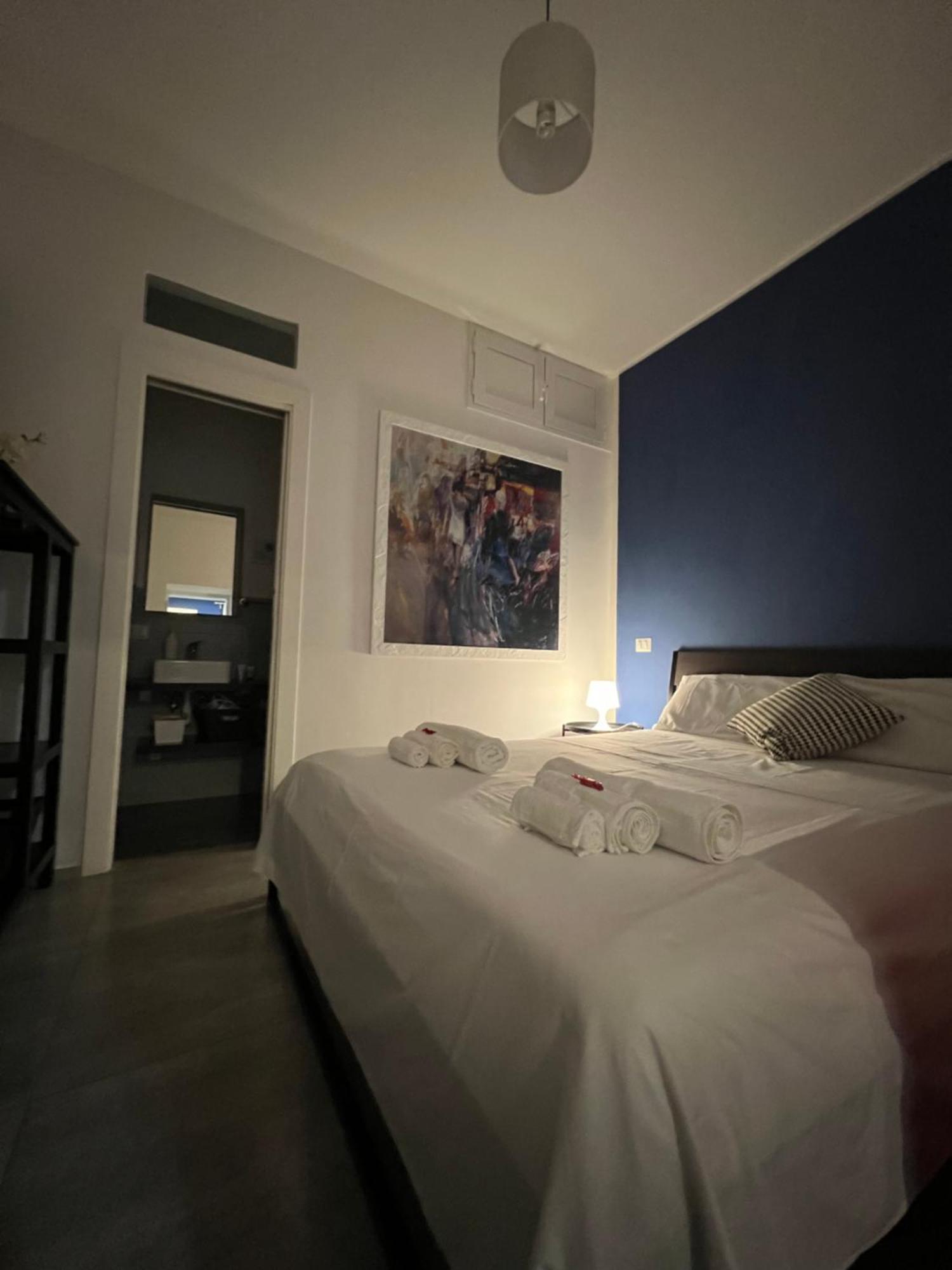 Donna Chiara Holiday House - Toledo Napoli Esterno foto